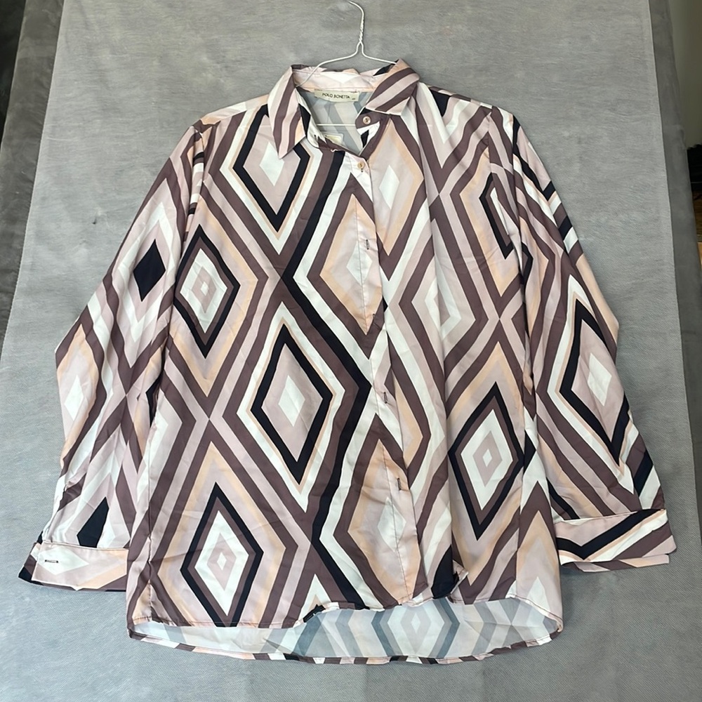 NWT Polo Bonetta Full Button Top! Large